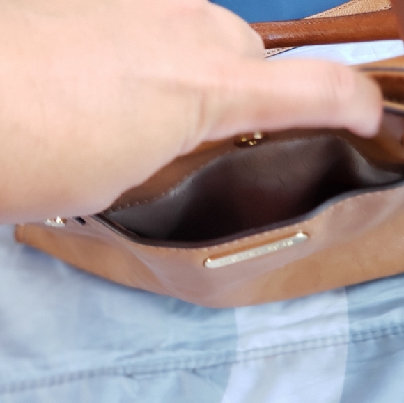 Michael Kors Crossbody Medium - Picture 6 of 8